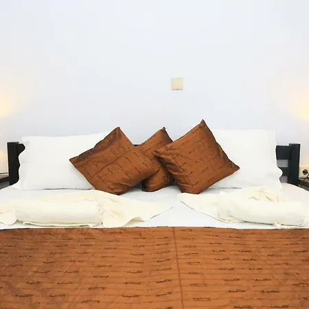 Nautica Villa 2 * חניוטי