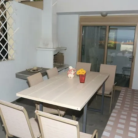 Nautica Villa 2 * חניוטי